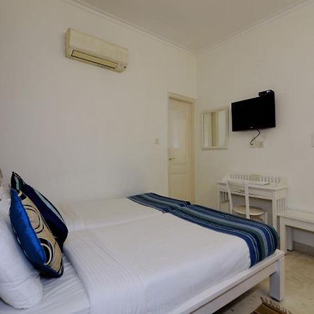 Mehra Residency At The Airport Hotel New Delhi Bagian luar foto