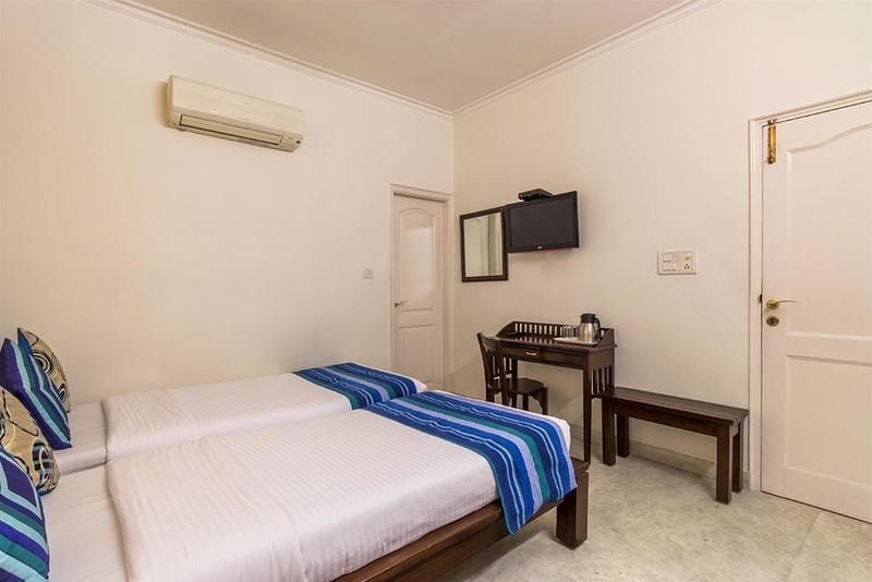 Mehra Residency At The Airport Hotel New Delhi Bagian luar foto