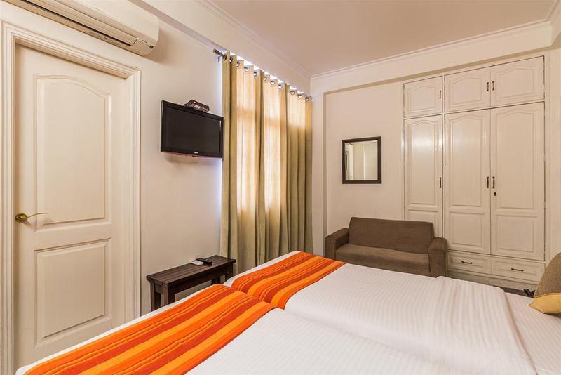 Mehra Residency At The Airport Hotel New Delhi Bagian luar foto