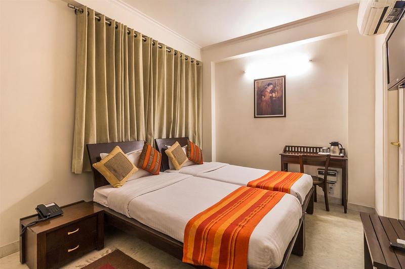 Mehra Residency At The Airport Hotel New Delhi Bagian luar foto