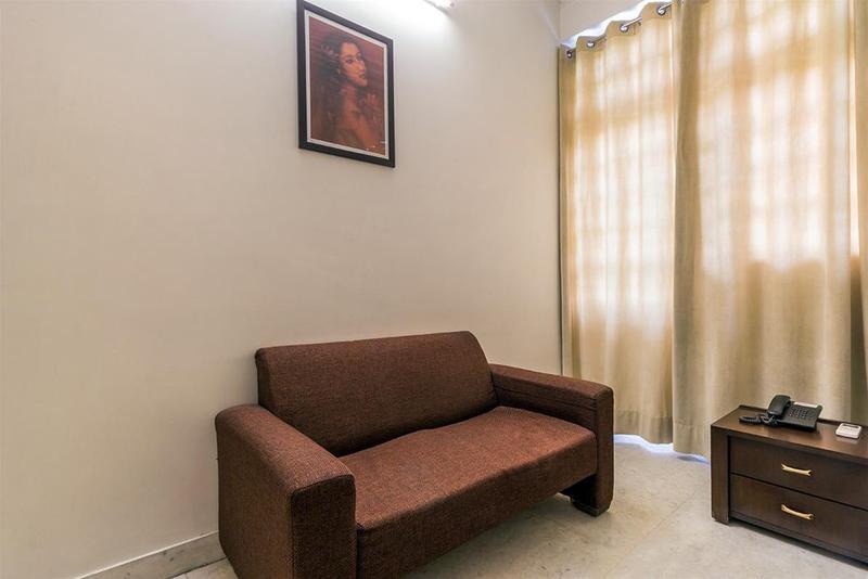 Mehra Residency At The Airport Hotel New Delhi Bagian luar foto