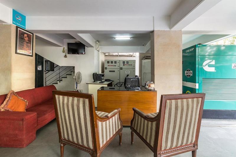 Mehra Residency At The Airport Hotel New Delhi Bagian luar foto